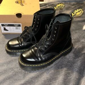 Doc Martin Jadon Smooth Leather Platform SIZE 8 women